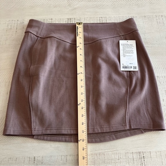 NEW lululemon Scuba High Rise Pull-On Mini Skirt Taupe Athleisure - Picture 7 of 8